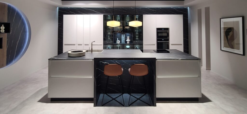 glossy black top kitchen cabinets