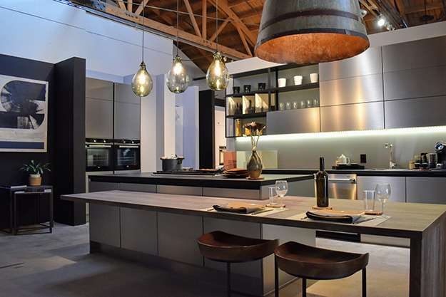 Kitchen, lighting, and appliance displays at the Pasadena Noblessa Showroom